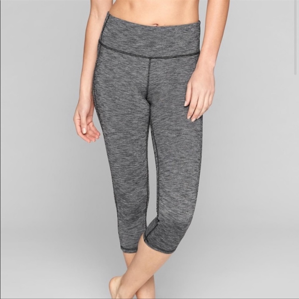 Like New Athleta Chataranga Yoga Capri Blk Heather